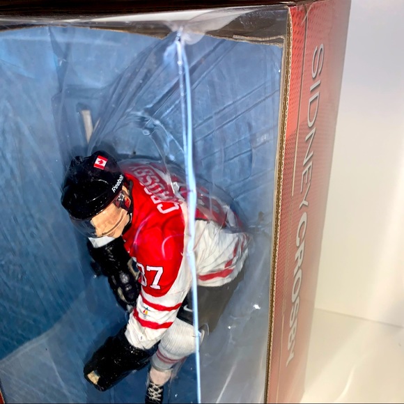 🇨🇦 Sidney Crosby 12'' Figure Vancouver 2010 Olympics - Picture 10 of 16